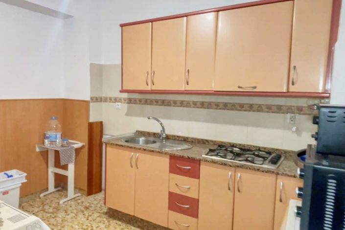 Image No.23-6 Bed Townhouse for sale