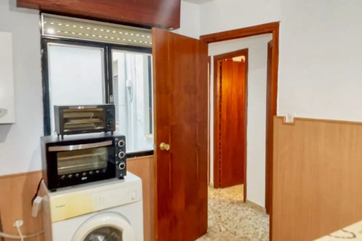 Image No.24-6 Bed Townhouse for sale