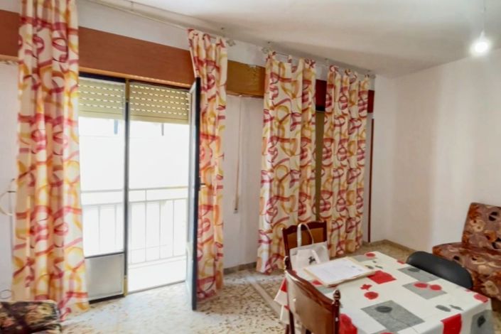 Image No.32-6 Bed Townhouse for sale