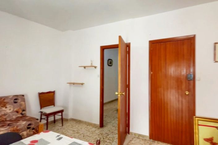 Image No.36-6 Bed Townhouse for sale