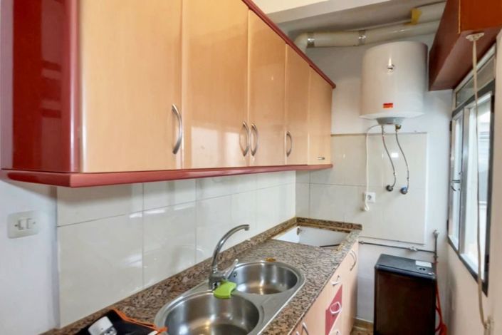 Image No.37-6 Bed Townhouse for sale