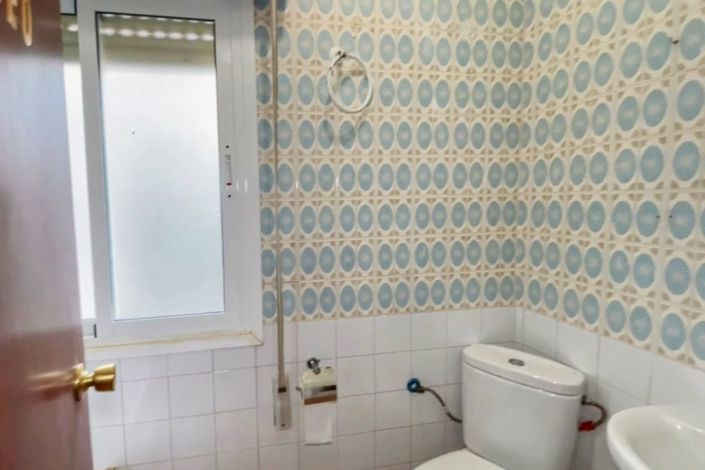 Image No.38-6 Bed Townhouse for sale