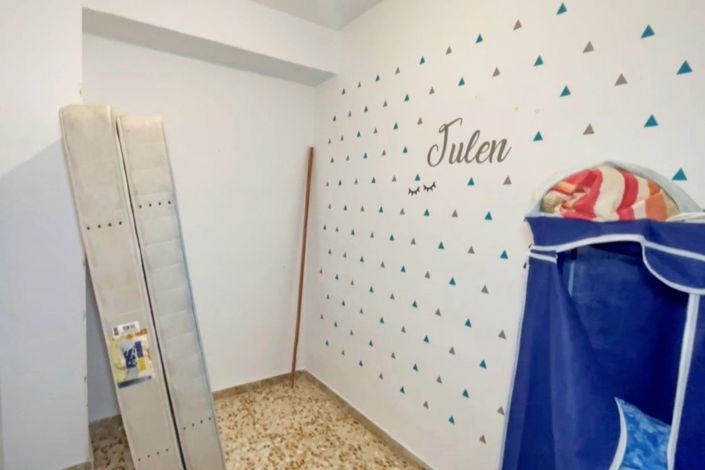 Image No.40-6 Bed Townhouse for sale