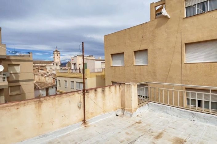 Image No.44-6 Bed Townhouse for sale