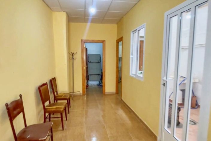 Image No.6-6 Bed Townhouse for sale