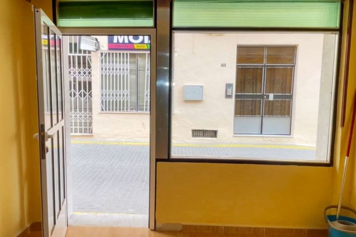 Image No.10-6 Bed Townhouse for sale