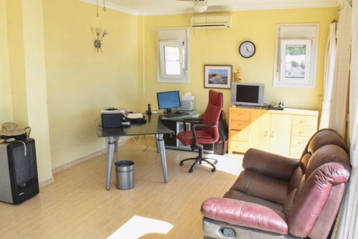 Image No.3-6 Bed Villa for sale