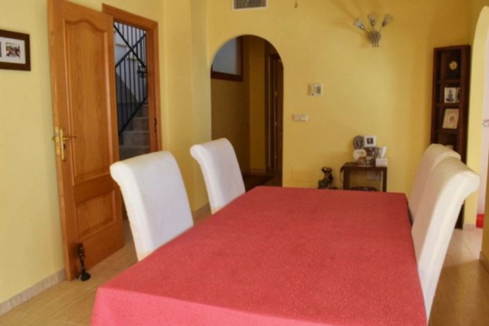 Image No.6-6 Bed Villa for sale