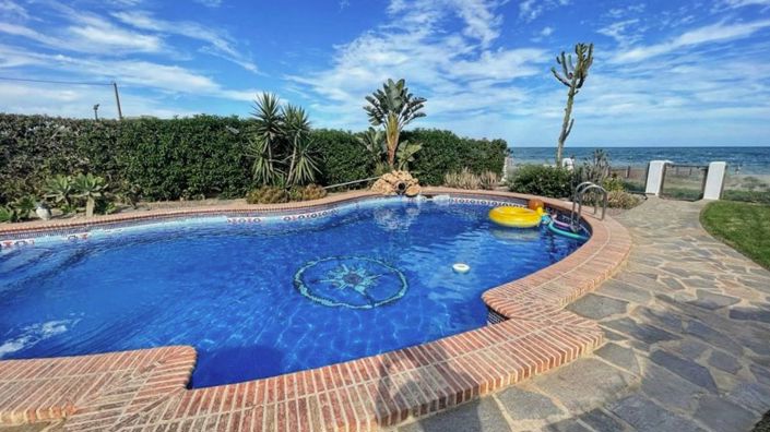 Image No.37-5 Bed Villa for sale