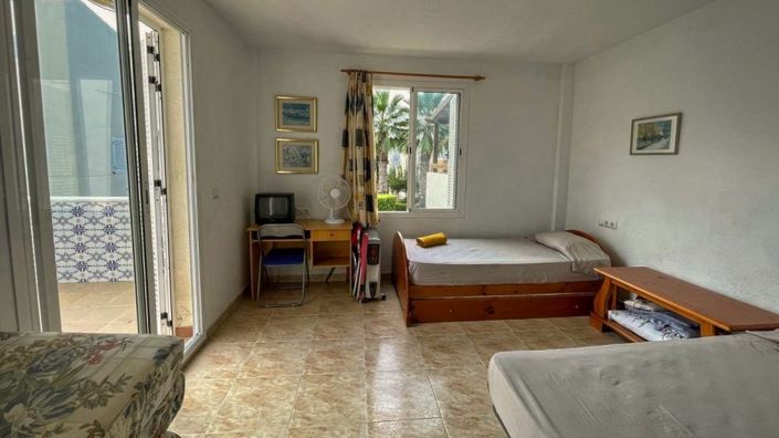 Image No.15-3 Bed Maisonette for sale