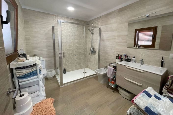 Image No.28-5 Bed Villa for sale