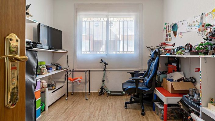 Image No.12-4 Bed Semi-Detached for sale