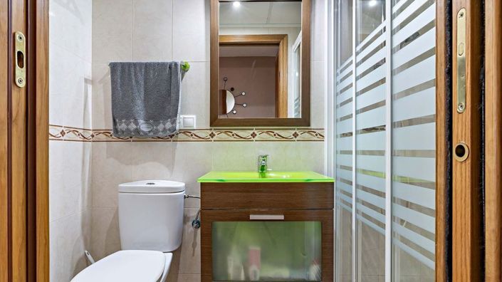 Image No.14-4 Bed Semi-Detached for sale