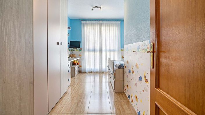 Image No.16-4 Bed Semi-Detached for sale