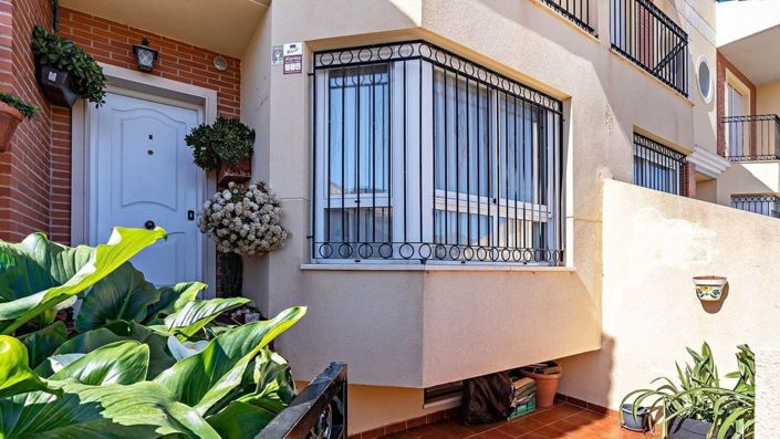 Image No.2-4 Bed Semi-Detached for sale