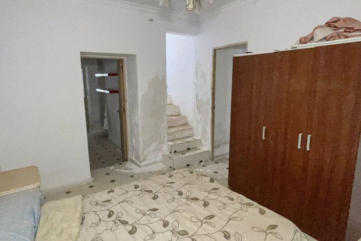 Image No.10-4 Bed Townhouse for sale