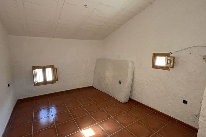 Image No.14-3 Bed Country Property for sale