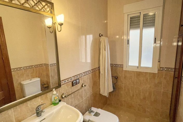 Image No.14-3 Bed Apartment for sale