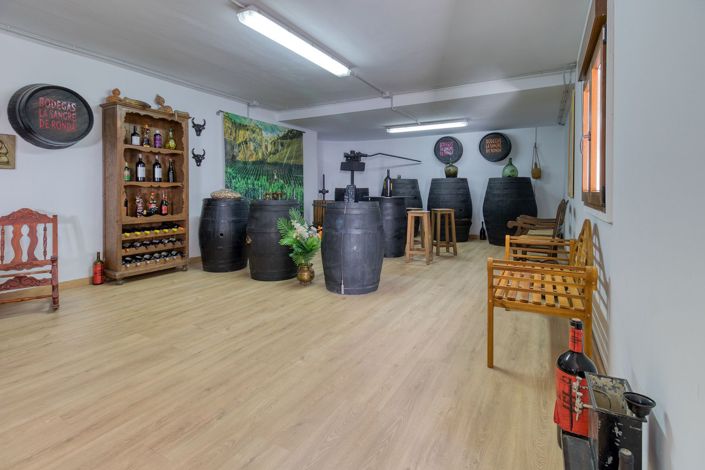 Image No.29-4 Bed Villa for sale