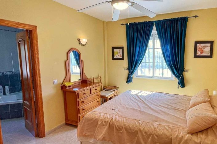 Image No.8-3 Bed Villa for sale