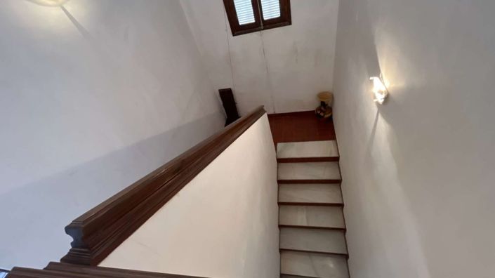 Image No.10-5 Bed Townhouse for sale