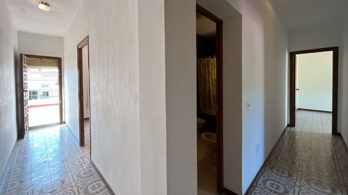 Image No.13-5 Bed Townhouse for sale