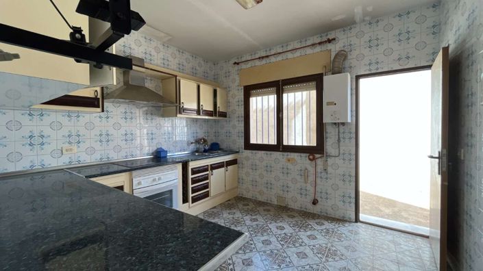 Image No.4-5 Bed Townhouse for sale