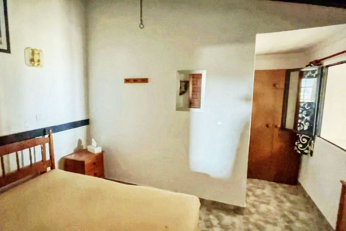 Image No.15-2 Bed Country Property for sale