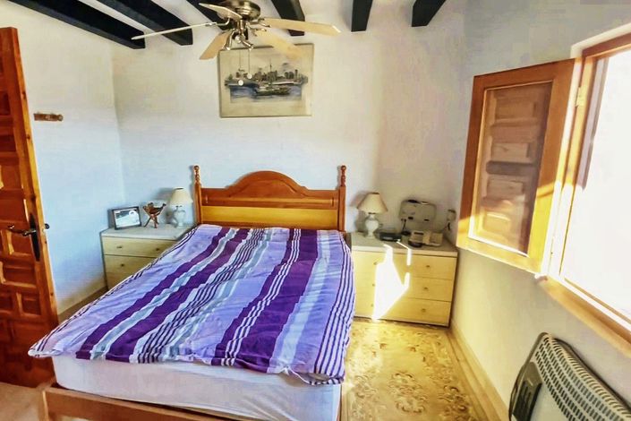 Image No.19-2 Bed Country Property for sale