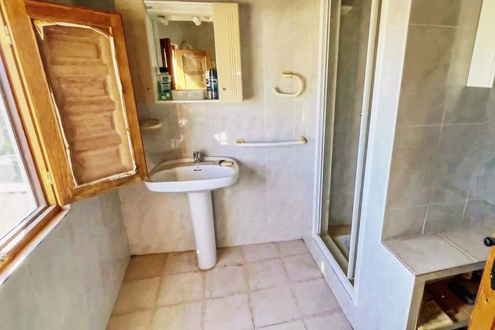 Image No.23-2 Bed Country Property for sale