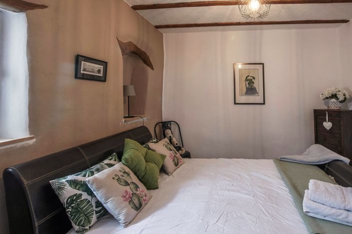 Image No.20-8 Bed Country Property for sale