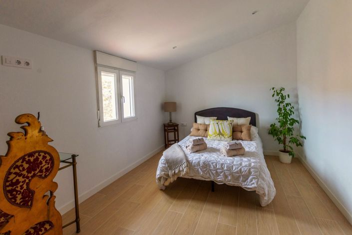 Image No.21-8 Bed Country Property for sale