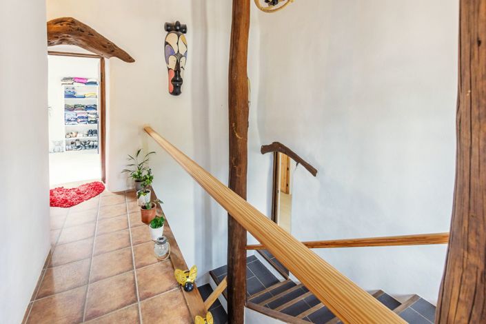 Image No.28-8 Bed Country Property for sale