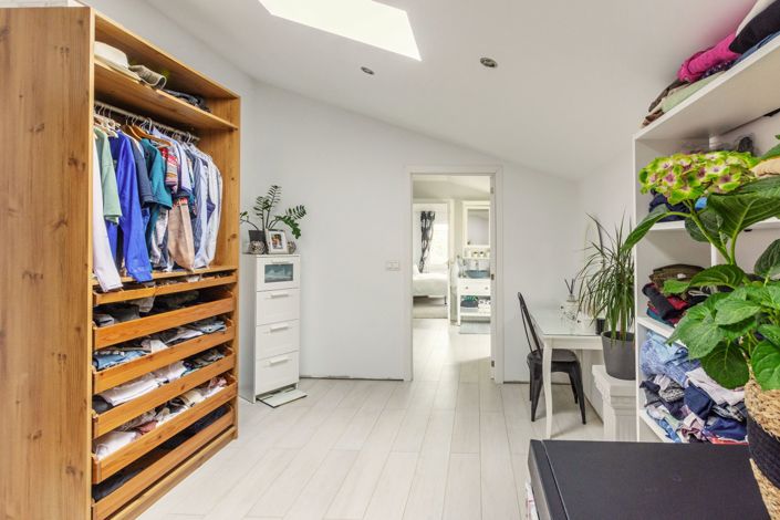 Image No.32-8 Bed Country Property for sale