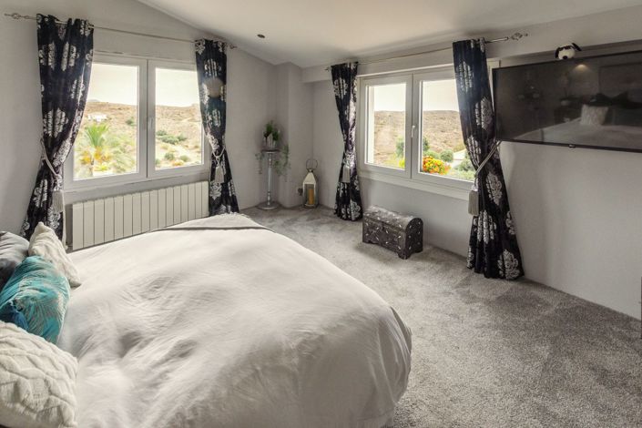 Image No.41-8 Bed Country Property for sale