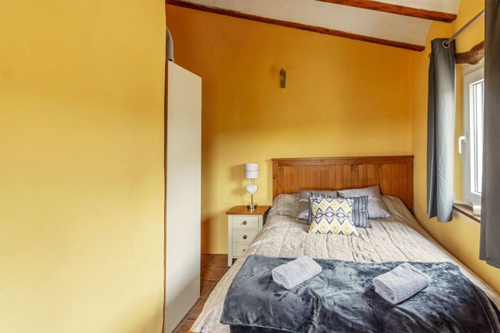 Image No.46-8 Bed Country Property for sale