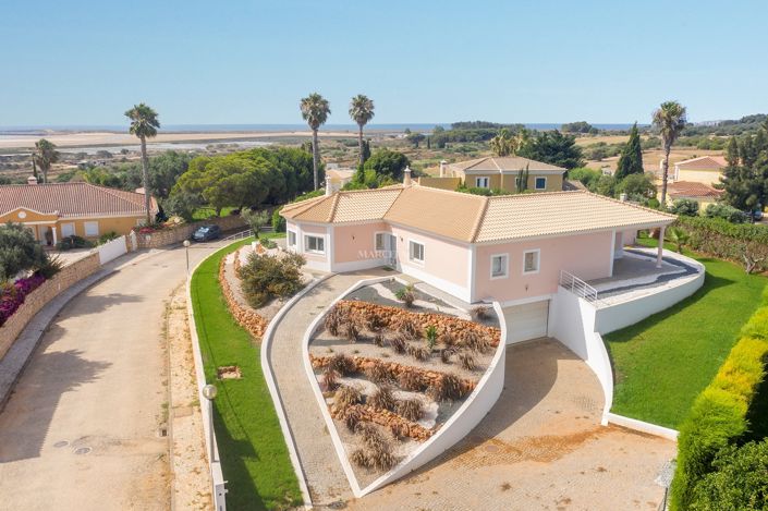 Image No.1-3 Bed Villa for sale