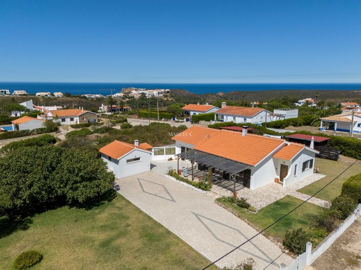Image No.1-3 Bed Villa for sale