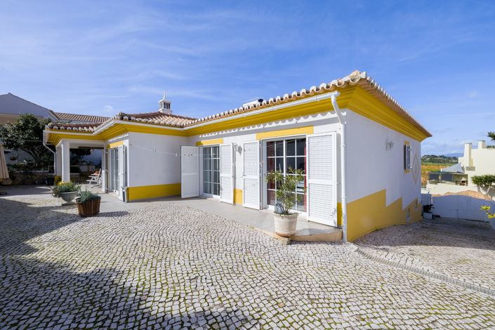 Image No.1-4 Bed Villa for sale