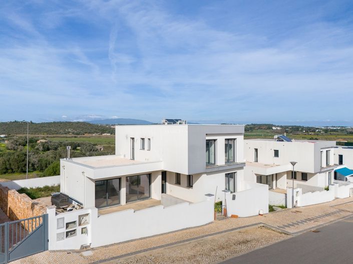Image No.1-Villa de 4 chambres à vendre à Lagos