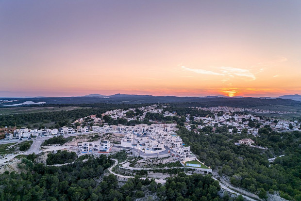 Image No.14-2 Bed Bungalow for sale