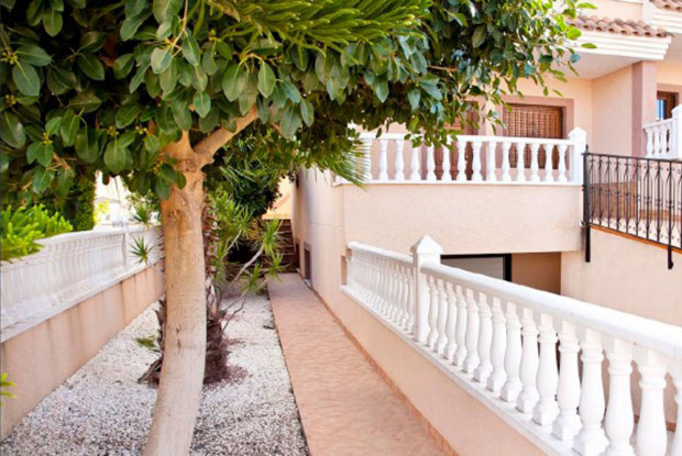 Image No.2-Casa adosada con 3 dormitorios en venta