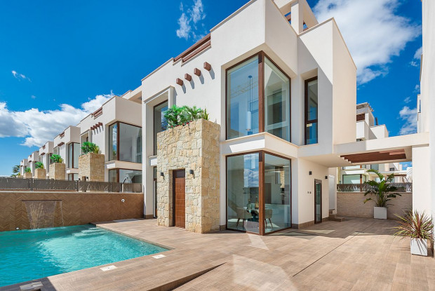 Image No.1-3 Bed Villa for sale