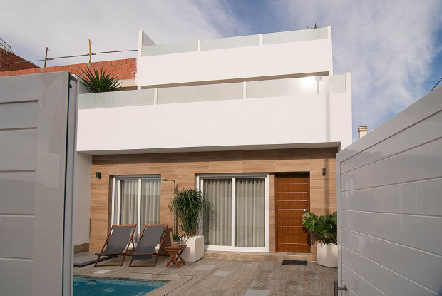 Image No.1-3 Bed Townhouse for sale