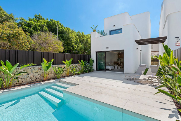 Image No.1-3 Bed Villa for sale