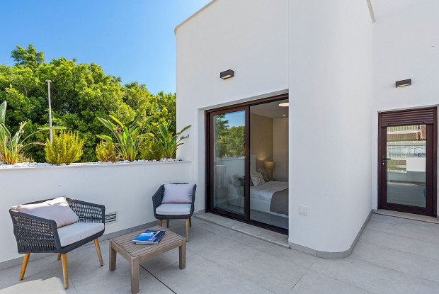 Image No.8-3 Bed Villa for sale