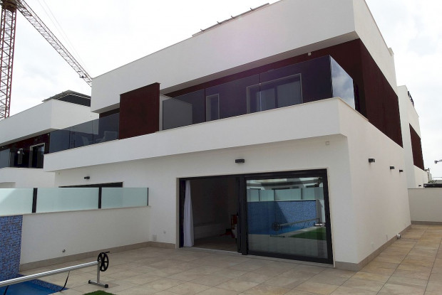 Image No.1-3 Bed Townhouse for sale