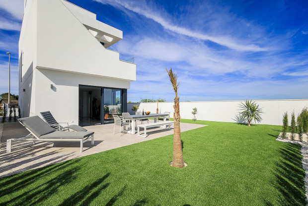 Image No.1-3 Bed Villa for sale