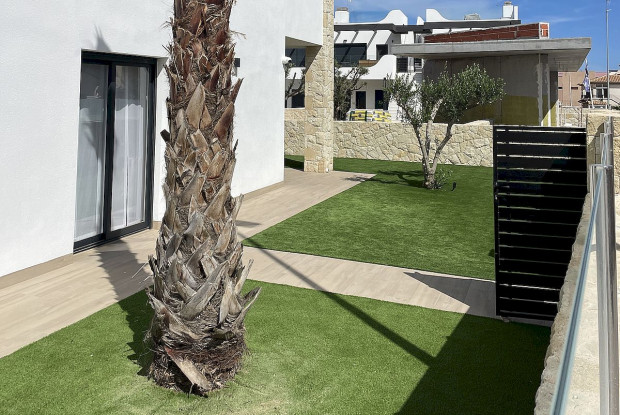 Image No.10-3 Bed Townhouse for sale