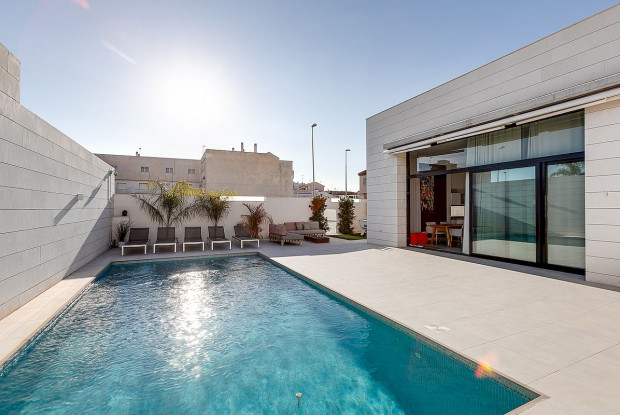 Image No.10-3 Bed Villa for sale